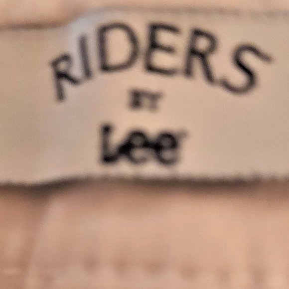 NEW RIDERS BY LEE BEIGE CAPRI W/POCKETS, FRONT, BACK & SIDE OF KNEES SIZE 6 - Picture 6 of 6